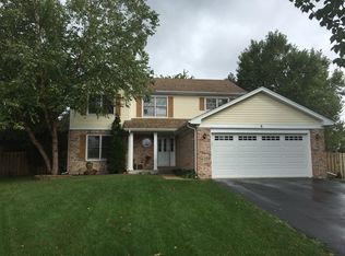 8 Red Bud Ct, Bolingbrook, IL 60490