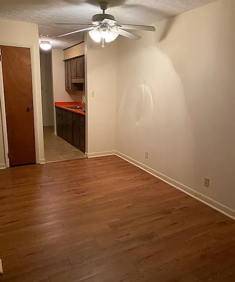 2130 Main St — Photo 6