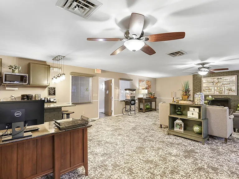 Carriage Oaks Apartments — Photo 18