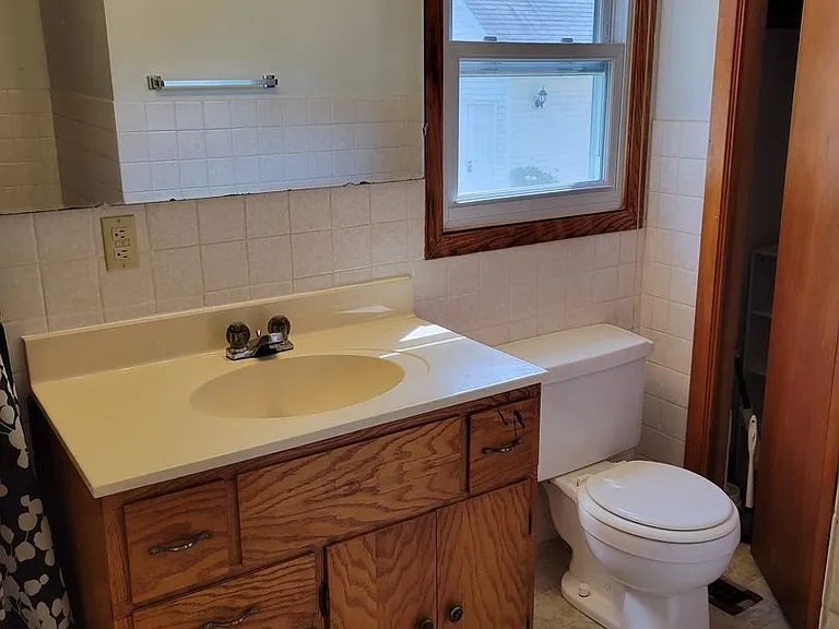 512 E Maple St — Photo 31