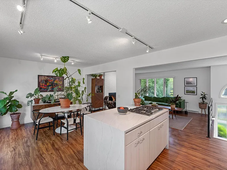 4004 Upton Ave S — Photo 18