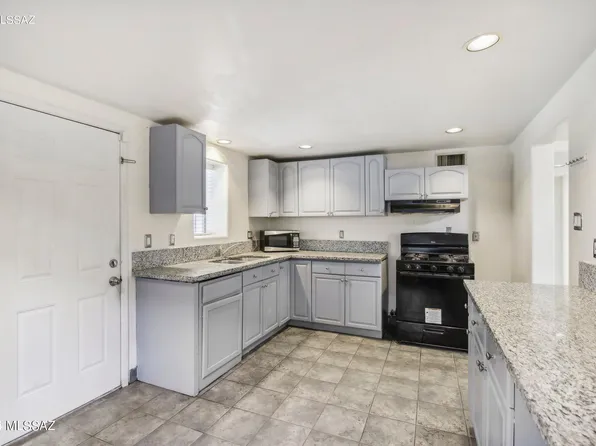 3656 E Glenn St, Tucson, AZ 85716