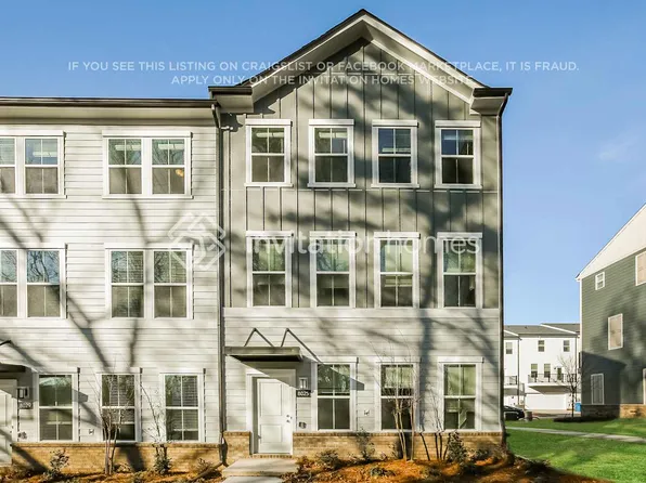 8025 Roest Ln, Charlotte, NC 28269