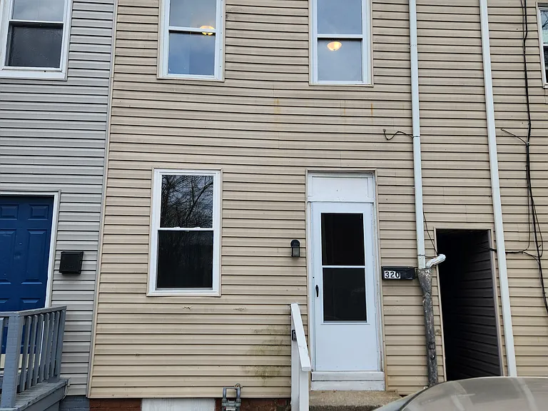 320 Wallace St — Photo 1