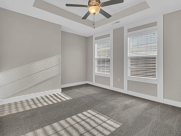 7336 N Griffey St — Photo 16