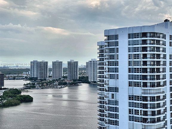 4th image of 3500 Mystic Pointe Dr APT 3002