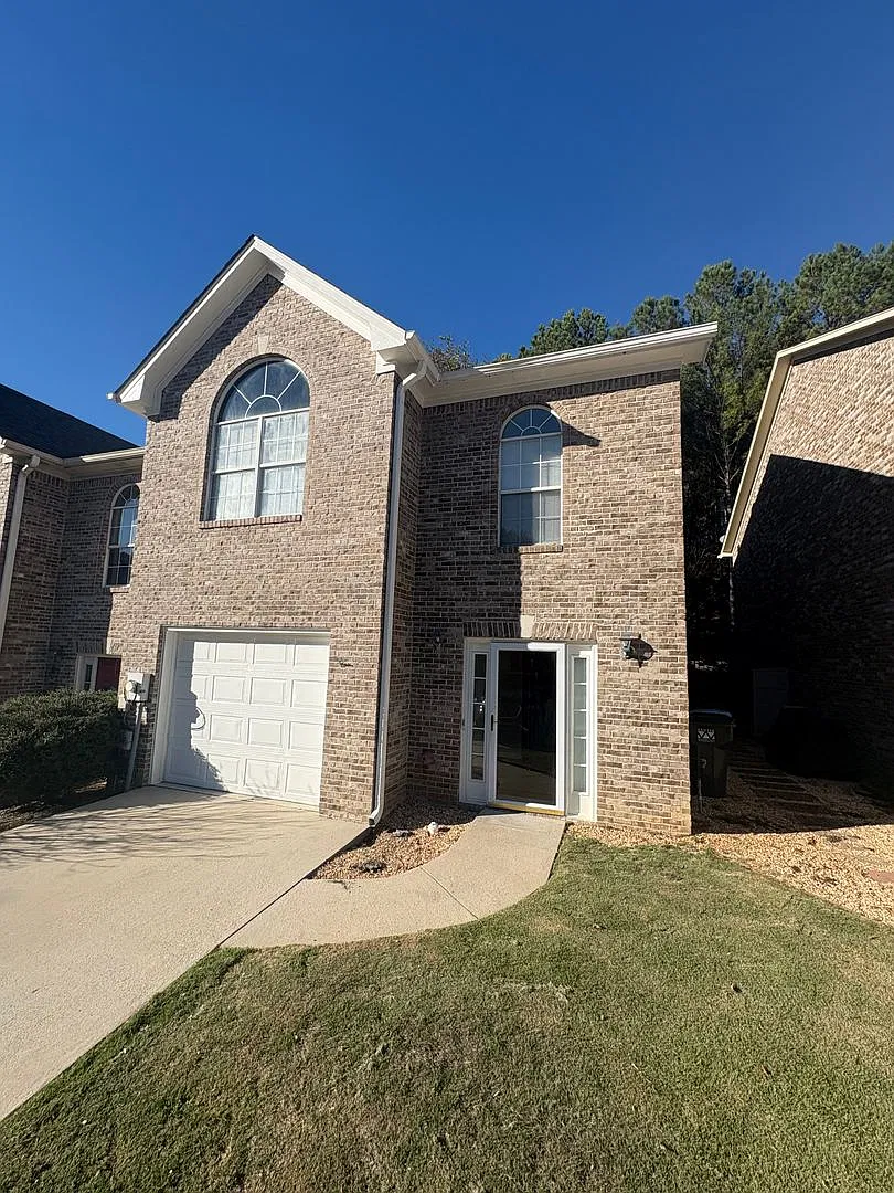 For Rent — Photo 1