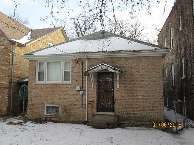 2nd image of 5624 S Wood St #1