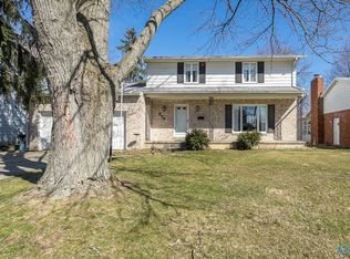 854 Maple Ln, Waterville, OH 43566