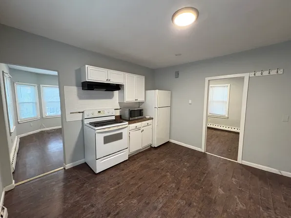 22 New St #2, Seymour, CT 06483