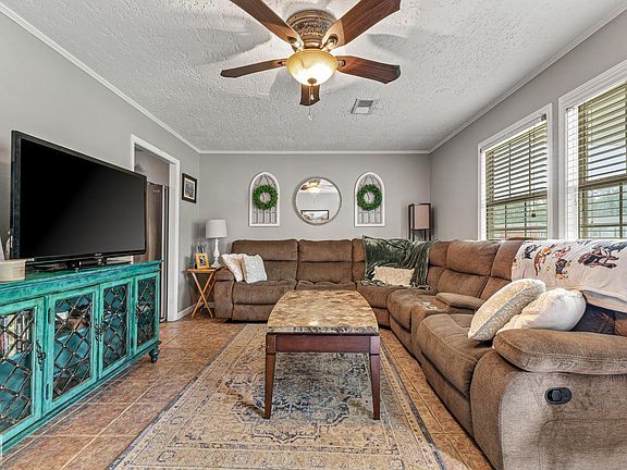 5th image of 1116 North Dr