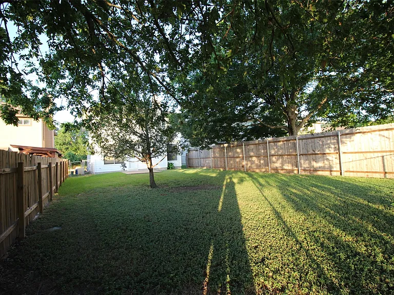 8622 Piney Creek Bnd — Photo 6