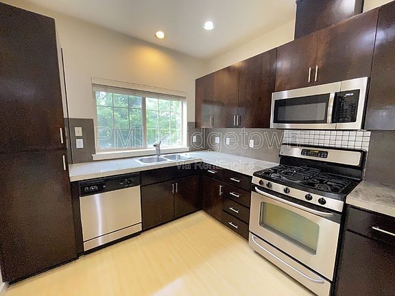5th image of 659 NE Adwick Dr