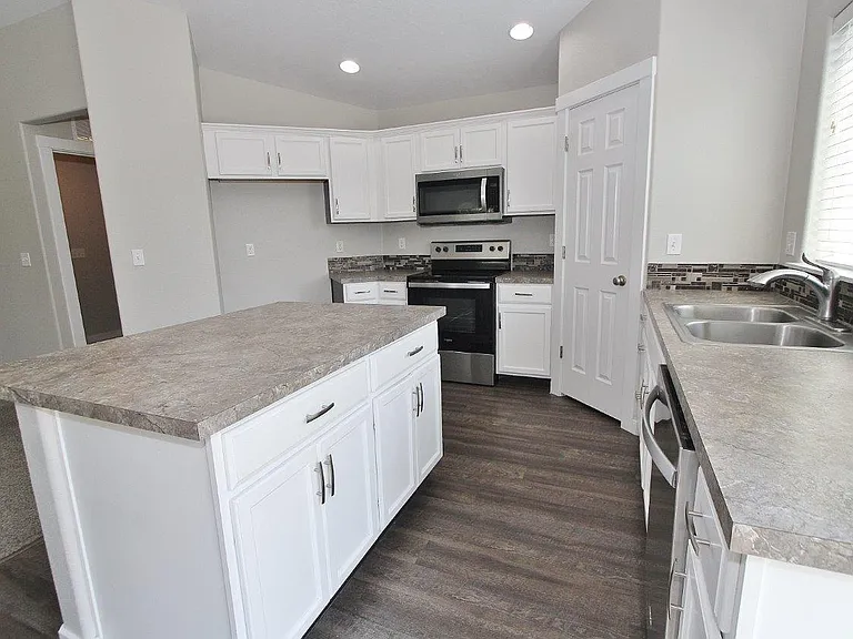 2897 W Jayton Dr — Photo 8