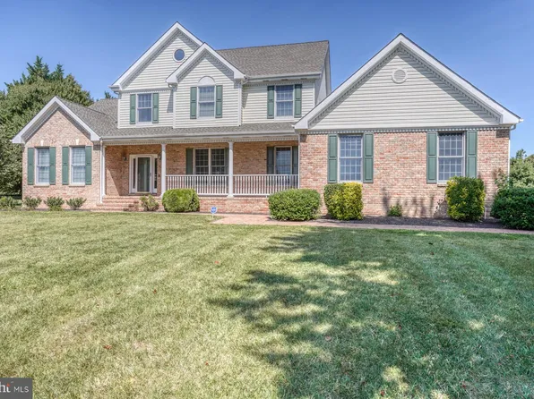 490 Fletcher Dr, Smyrna, DE 19977