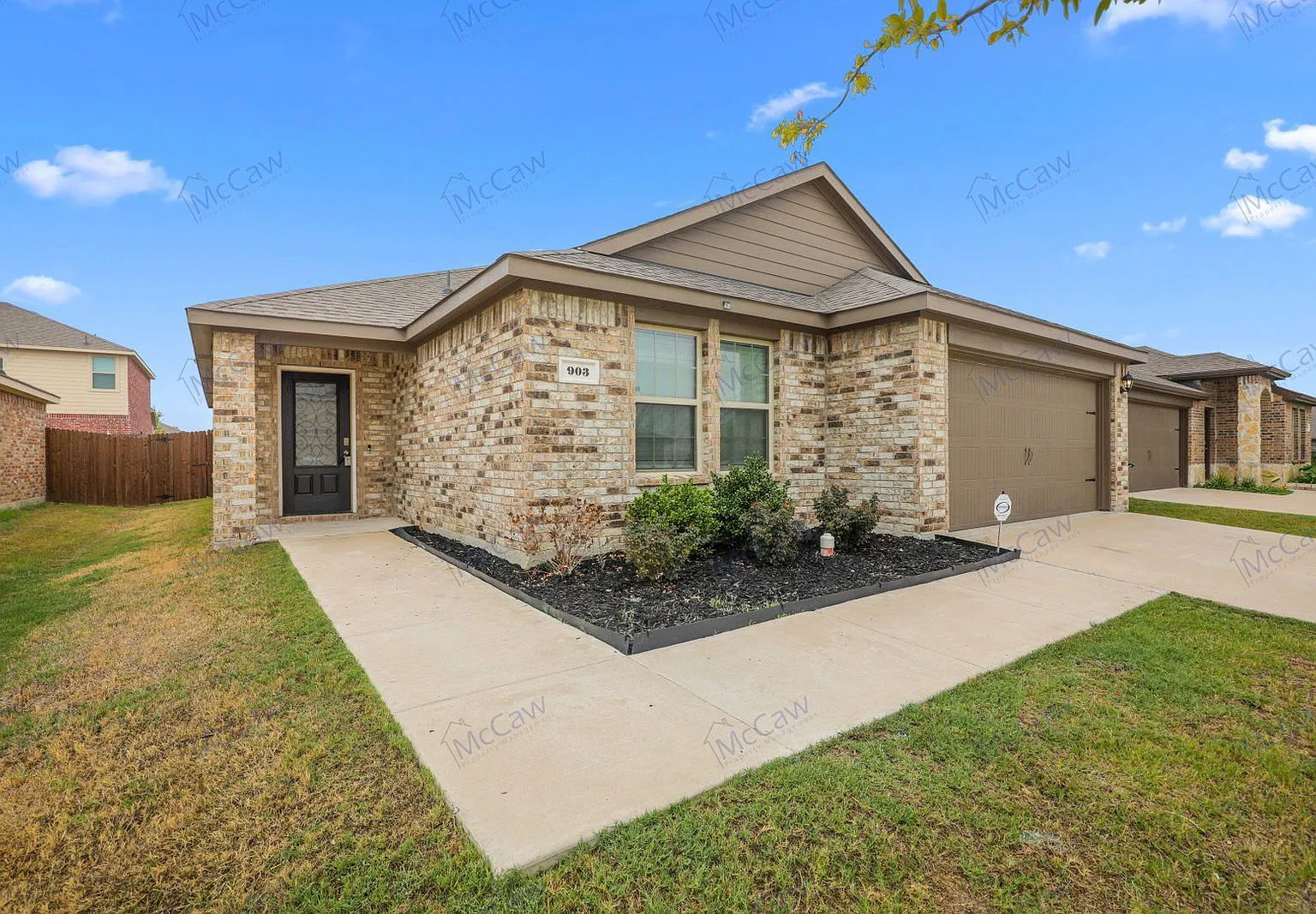 4 bed, 2.0 bath, 1630 sqft, $1,800 — Photo 2