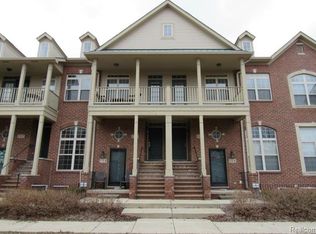 156 Sandy Ln #1, Walled Lake, MI