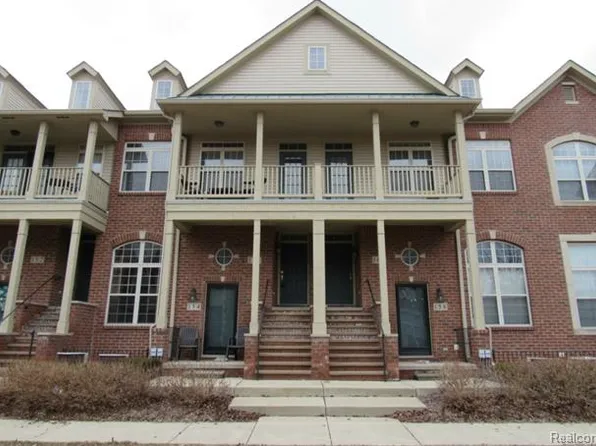 156 Sandy Ln #1, Walled Lake, MI 48390