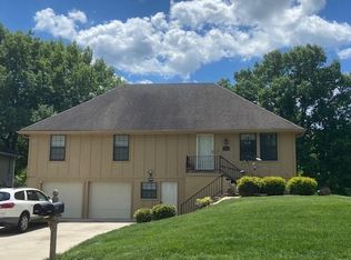 16423 E Crackerneck Rd, Independence, MO 64055