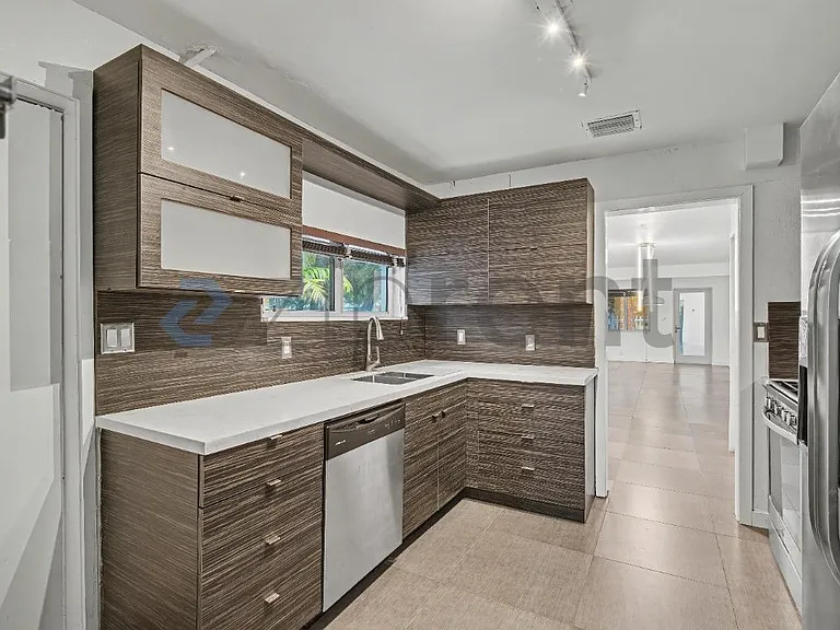 5210 NW 5th Ave — Photo 6