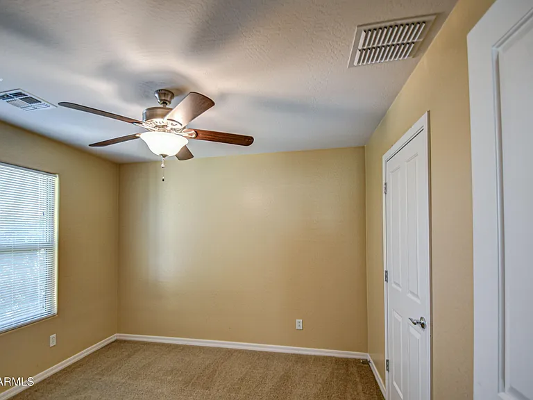 3114 E Franklin Ave — Photo 41