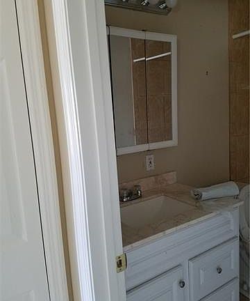 4th image of 27311/313 J C Ln