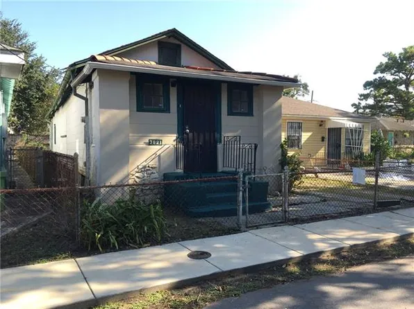 3821 Panama Ct, New Orleans, LA 70125