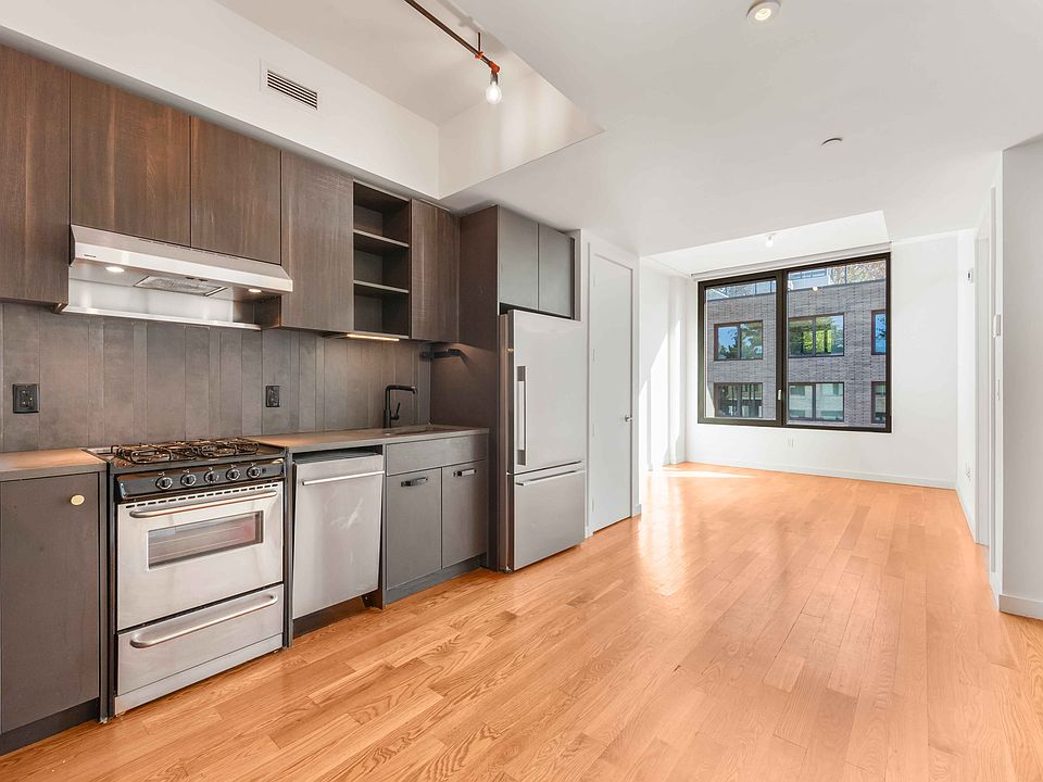 1st image of 123 Melrose St APT 636