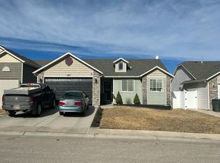 1207 Dillon Ct, Gillette, WY 82718