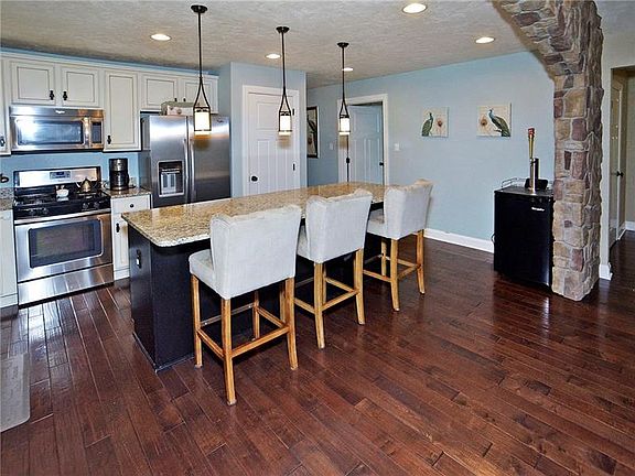 4th image of 100 Villa Picciano Ln