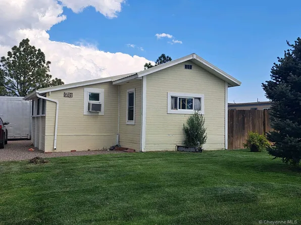 78 29th St, Wheatland, WY 82201