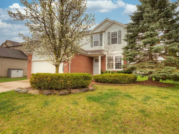 9736 Ravenshire Dr, Ypsilanti, MI 48198