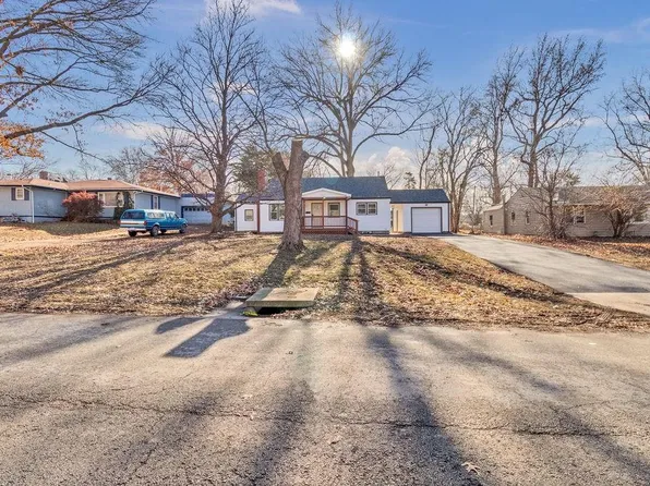 1223 W 32nd St, Independence, MO 64055