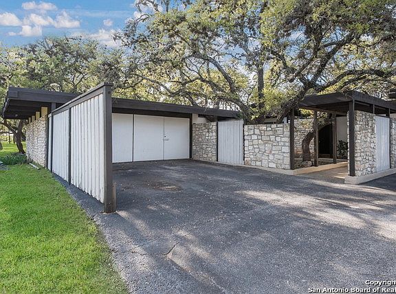 2nd image of 501 El Portal Dr
