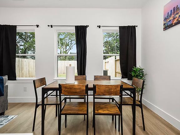 5th image of 4554 Newberry St #B