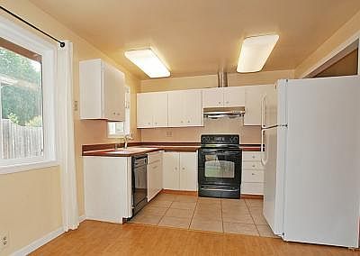 5th image of 18009 60th Ave W
