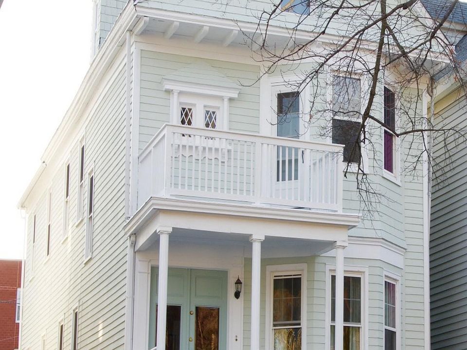 1st image of 13 Oxford St Unit 3