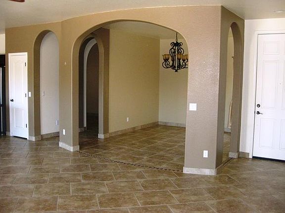 4th image of 4091 E Camden Ave