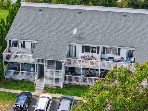 105 View Ct APT 202, Mount Pocono, PA 18344