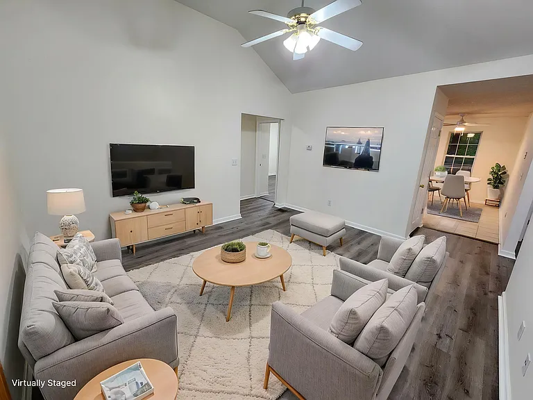 1140 Towne Square Ln #MAIN — Photo 2