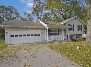 52965 Emmons Rd, South Bend, IN 46637