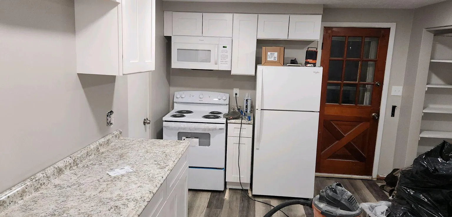 1 bed, 1000 sqft, $1,150 — Photo 3