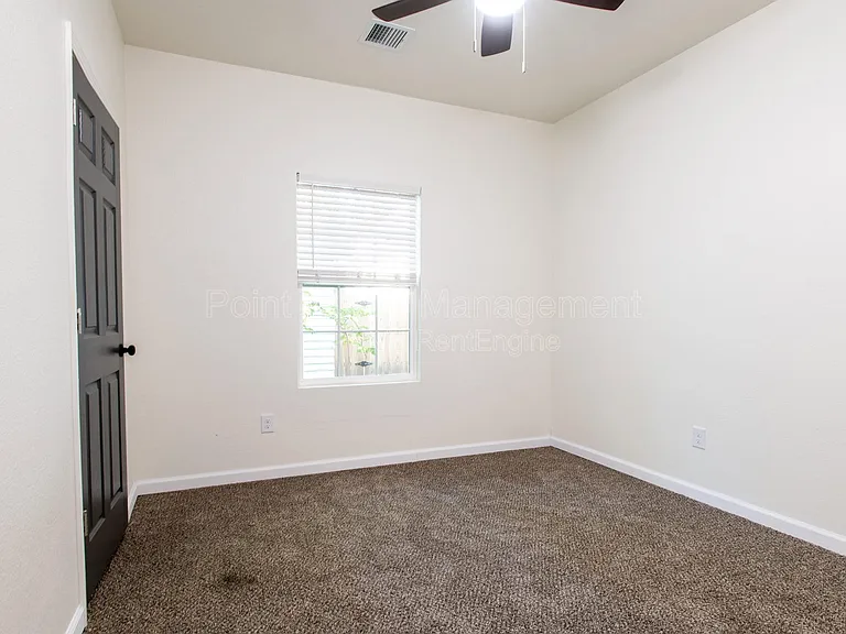 315 S Green St — Photo 12