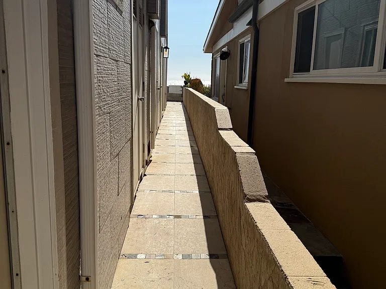 3707 Seashore Dr — Photo 10