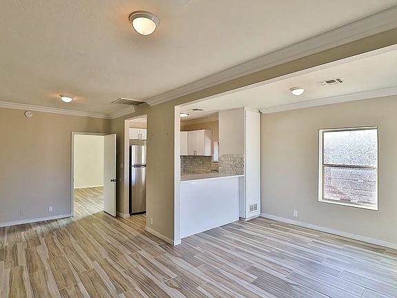 2nd image of 2501 E Culver St #A