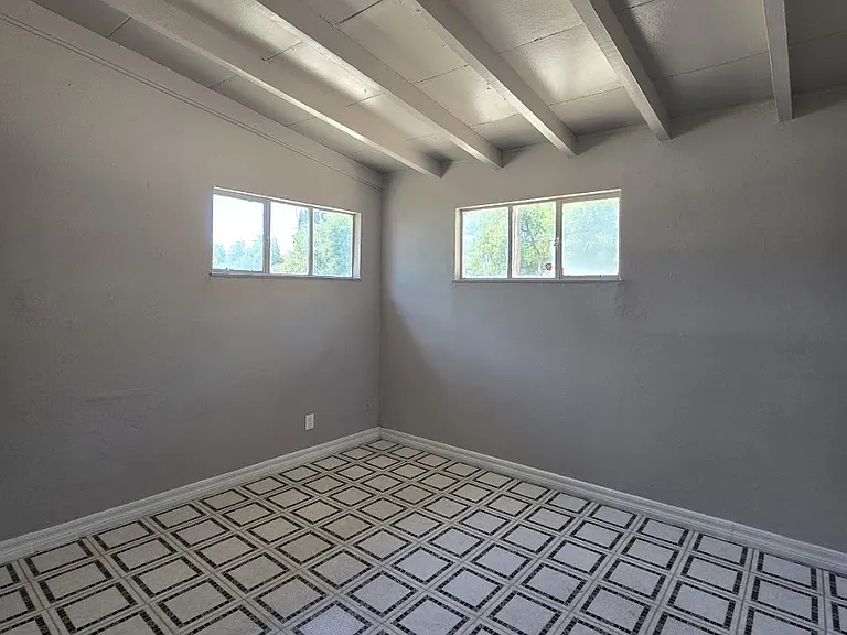 2137 W Dayton Ave — Photo 11