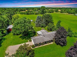 595 N Cedar Rd, Fowlerville, MI 48836