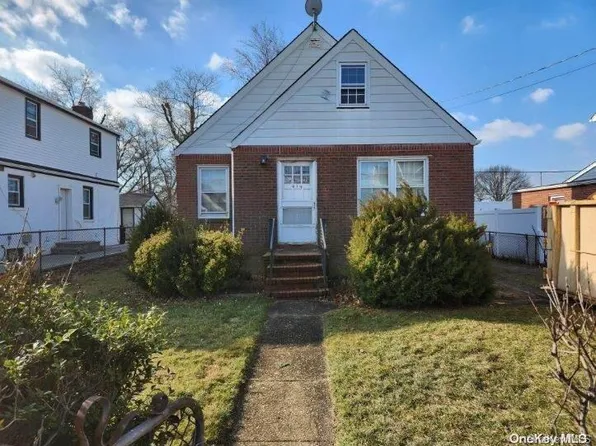 919 Van Buren Avenue, Franklin Square, NY 11010