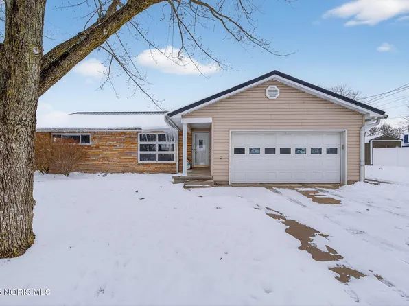 1744 Lora Ln, Defiance, OH 43512