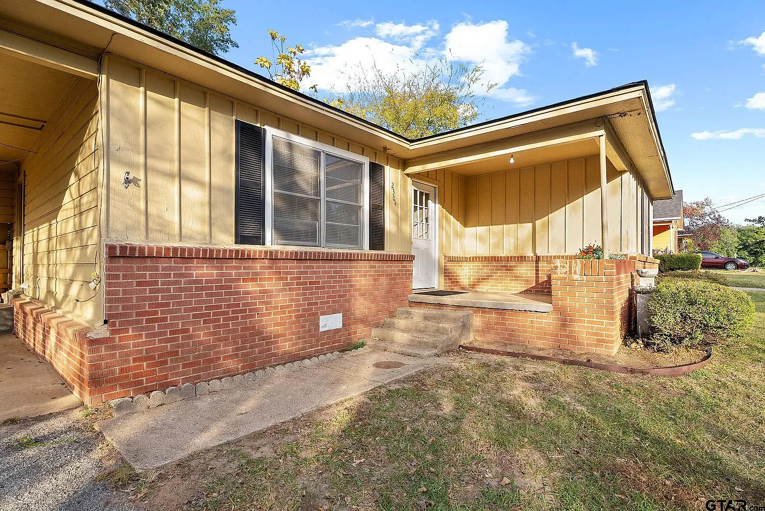 3 bed, 1072 sqft, $1,400 — Photo 2